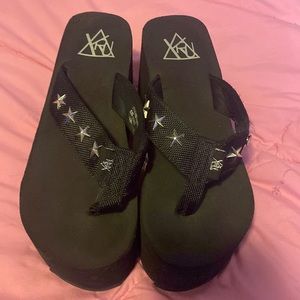 YRU platform star sandals